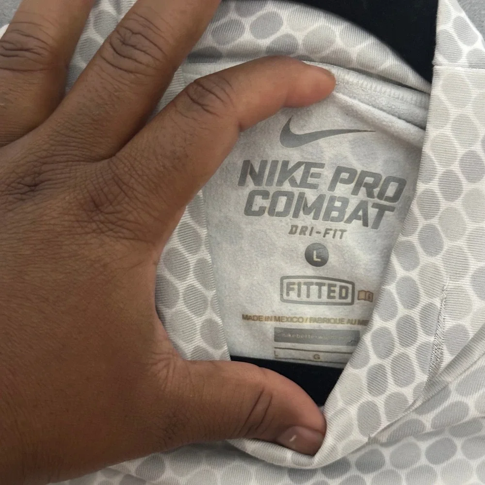 Nike Pro Combat Dri-FIT Mock Neck Shirt Grey White Snakeskin Pattern Mens Large